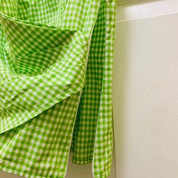 Jones New York buffalo plaid wrap sleeveless top. - Picture 2 of 3